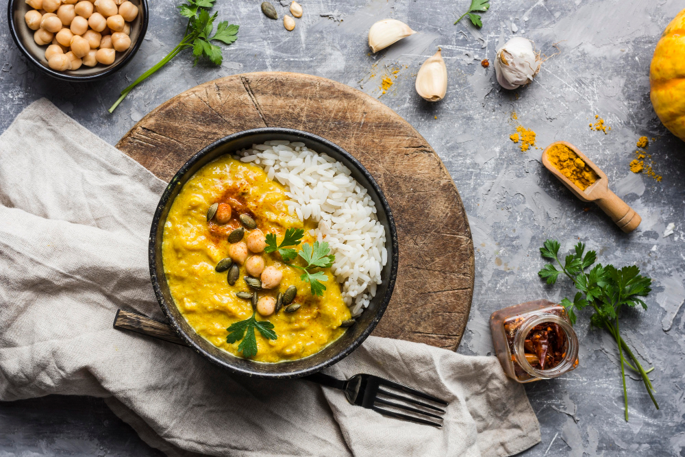 Vegán kókuszos curry csicseriborsóval és zöldségekkel